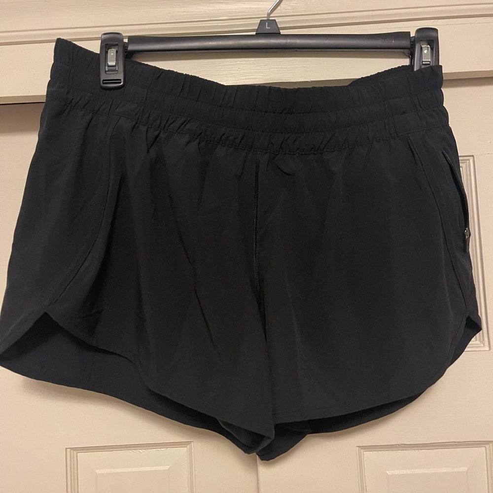 Lululemon Tracker LR Short 4” Lined Size 14